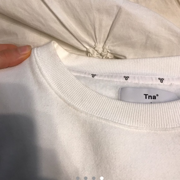 Aritzia boyfriend crew sweater - Picture 3 of 3